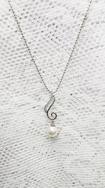 優雅綫條-Akoya珍珠吊咀