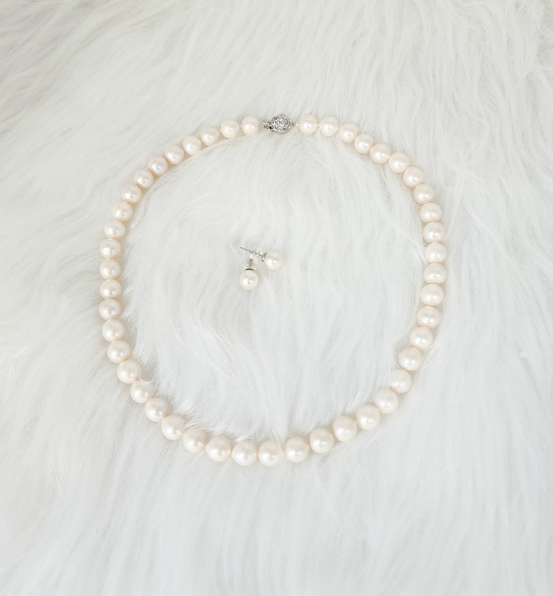 [11 •11 限時套裝優惠]淡水珍珠頸鍊+耳環